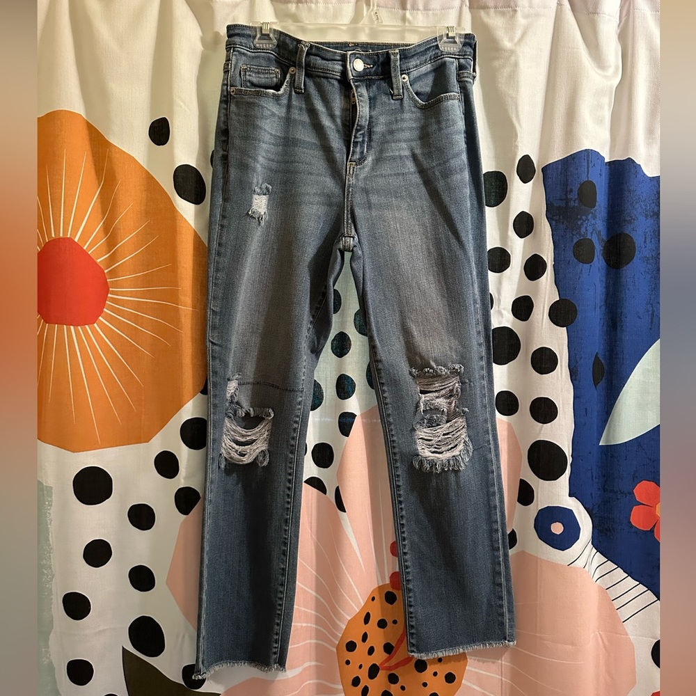 Universal Thread Vintage Style High Waist Distressed Jeans